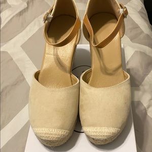 Khaki closed toe wedges size 8